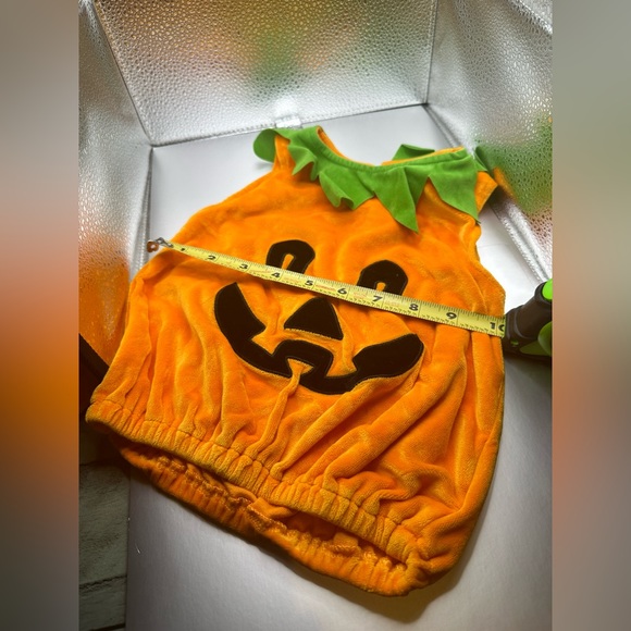 Cute Baby Pumpkin Outfit w hat and booties - Picture 5 of 14